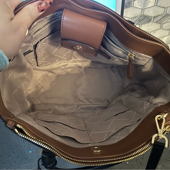 Michael Kors Handbag - Picture 3 of 3